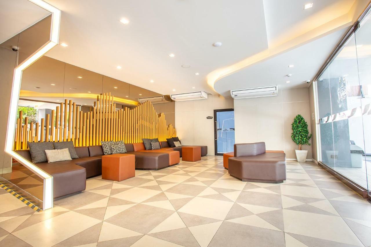 Spittze Hotel Pratunam Banguecoque Exterior foto
